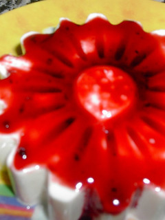 Una foto de Flor de queso con frutas del bosque