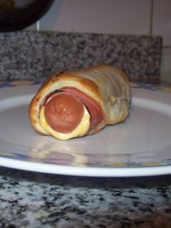 Una foto de Salchichas envueltas en tapas de empanadas
