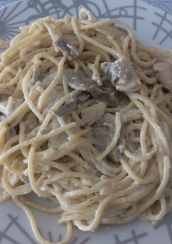 Una foto de espaguetis carbonara "a mi manera"