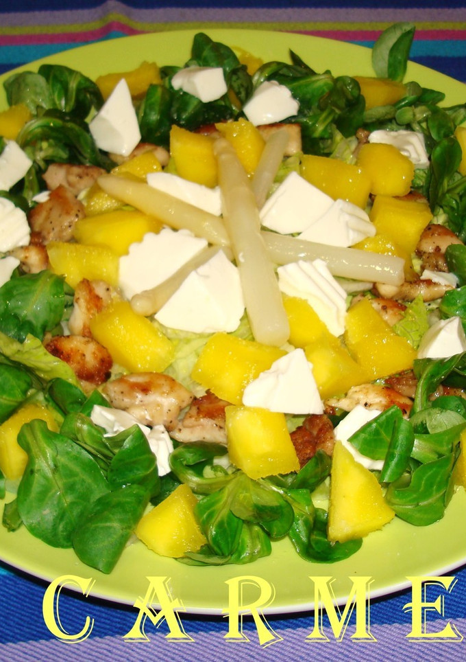 Una foto de Refrescante de pollo queso y mango