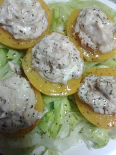 Una foto de Melocotones rellenos de atún