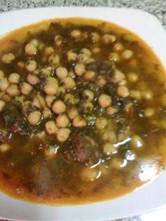 Una foto de Garbanzos con espinacas