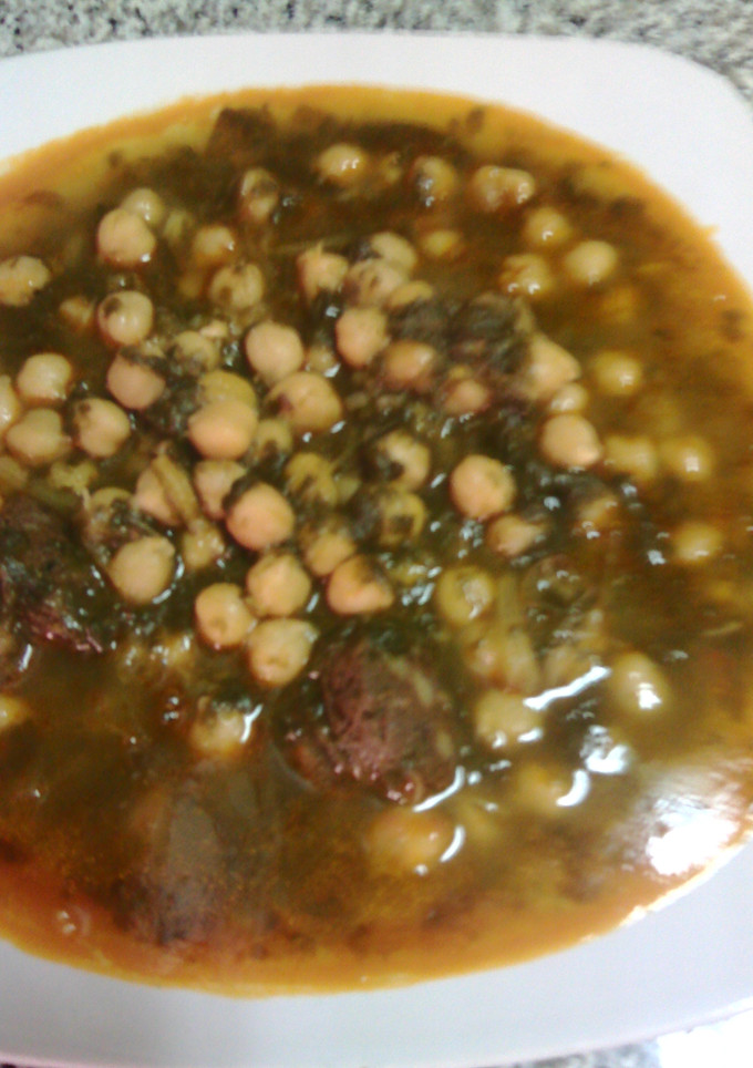 Una foto de Garbanzos con espinacas