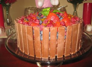 Una foto de Cake cesta de frutas