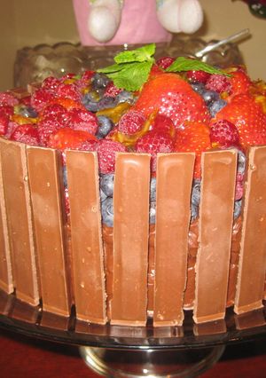 Una foto de Cake cesta de frutas