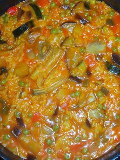 Una foto de Paella vegetariana