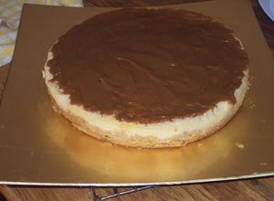 Una foto de Pay de queso con cajeta o dulce de leche