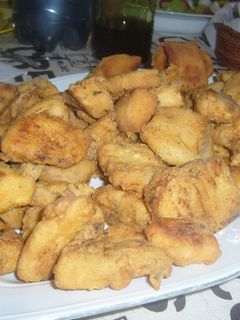 Una foto de Japuta y cazón en adobo