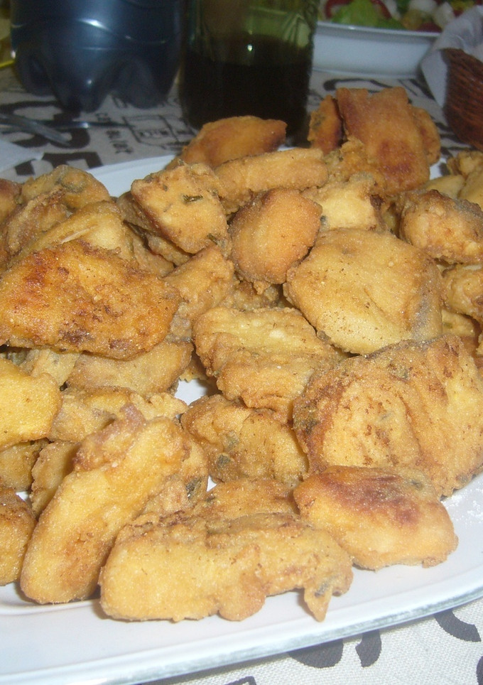 Una foto de Japuta y cazón en adobo
