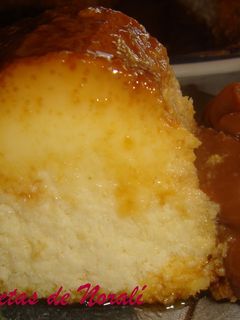 Una foto de Budín de leche condensada y coco