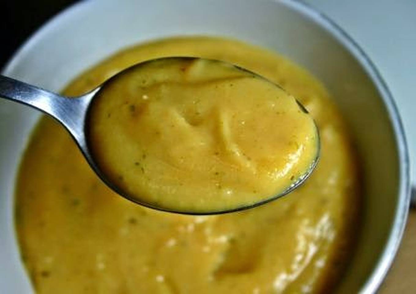 Crema de manzana y calabaza a las finas hierbas
