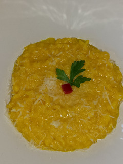 Una foto de Risotto al azafrán! Risotto allo zafferano