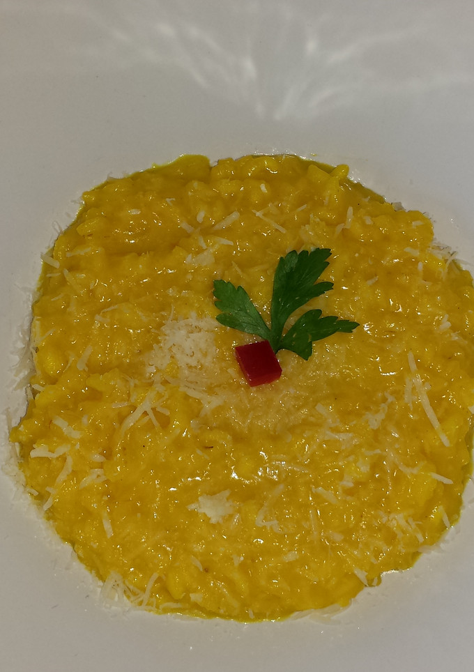 Una foto de Risotto al azafrán! Risotto allo zafferano