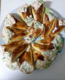 Conos de obleas de empanadillas rellenos de ensaladilla