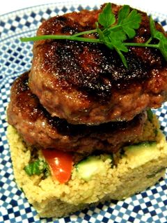 Una foto de Hamburguesas de cordero y pera