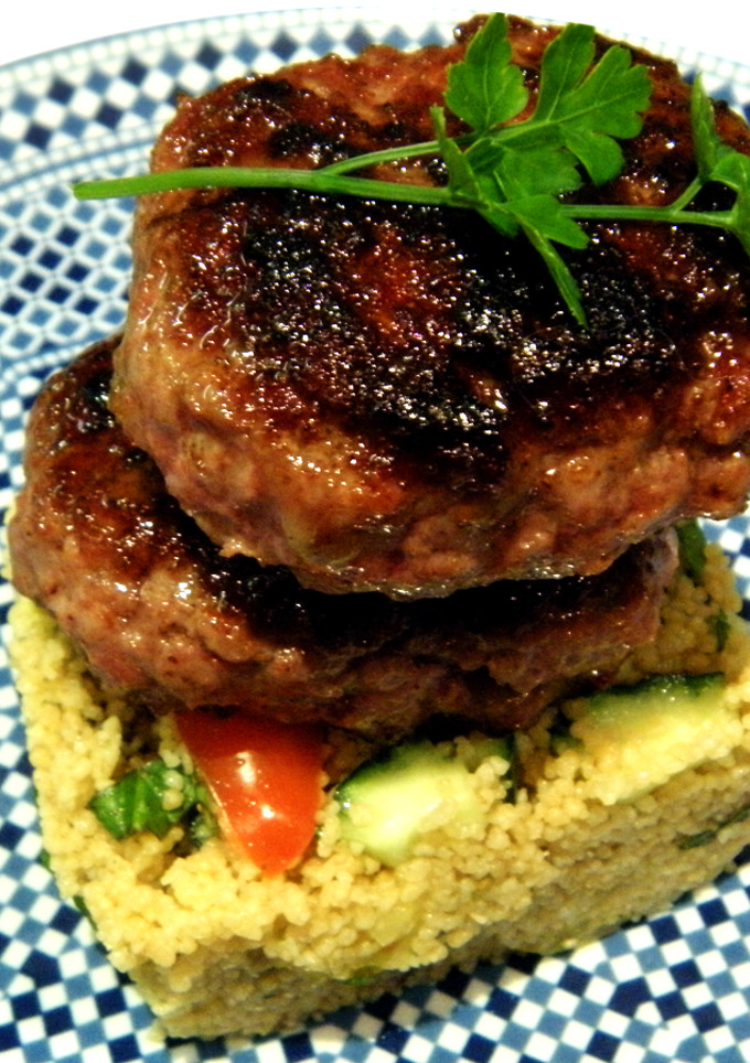 Una foto de Hamburguesas de cordero y pera