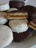 Alfajores tipo Mar del Plata con dulce de leche