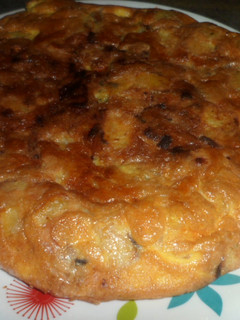 Una foto de Tortilla de papas y atún