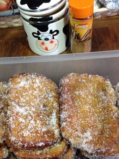 Una foto de Torrijas de vino tinto