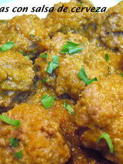 Una foto de Albóndigas en salsa de cerveza
