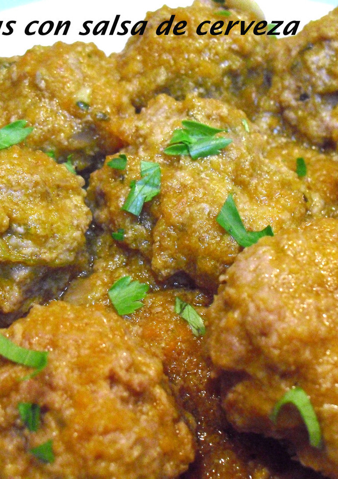 Una foto de Albóndigas en salsa de cerveza