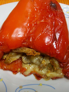 Una foto de Pimientos rellenos de carne en adobo