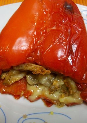 Una foto de Pimientos rellenos de carne en adobo