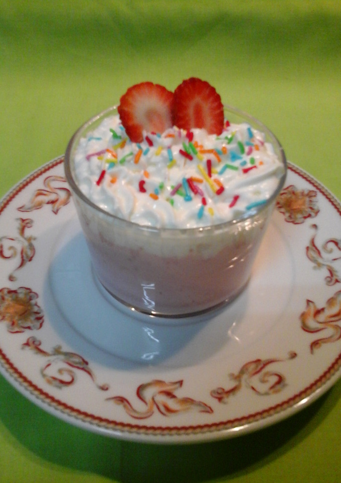Una foto de Mousse de fresas