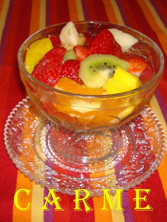 Una foto de Macedonia de frutas al cava
