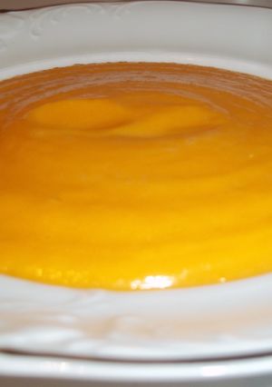 Una foto de Puré cremoso de calabaza y patata