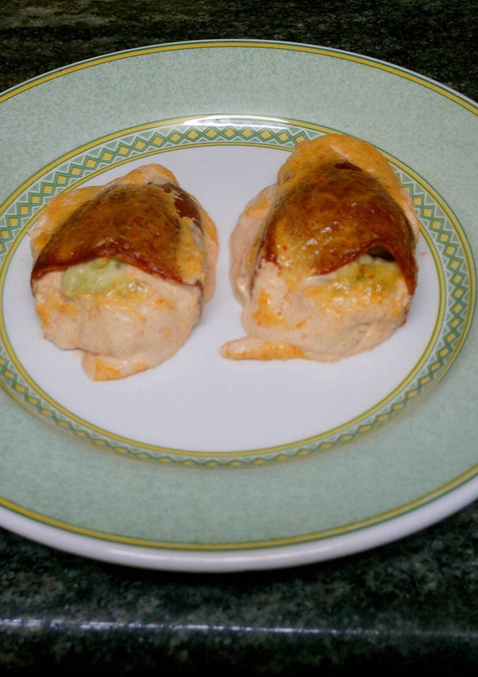 Una foto de Pimientos del piquillo rellenos de ajos tiernos
