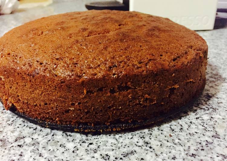 Bizcocho de yogur y chocolate fácil para tartas