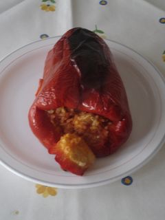 Una foto de Pimientos rojos rellenos