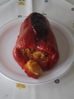 Una foto de Pimientos rojos rellenos