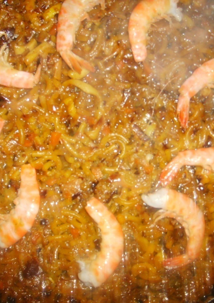 Una foto de Fideua de pescado