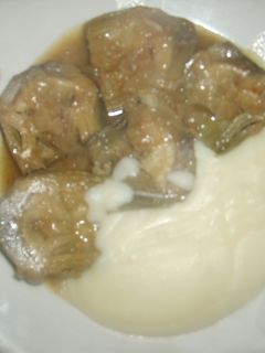 Una foto de Alcachofas con puré de patatas