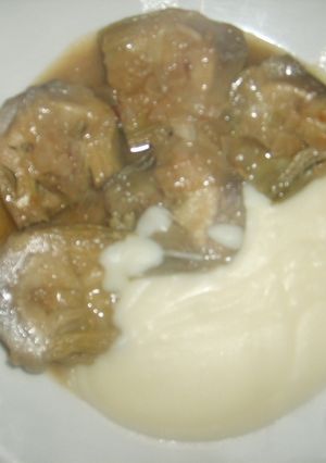 Una foto de Alcachofas con puré de patatas
