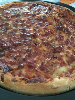 Una foto de Pizza bacon-barbacoa