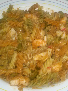 Una foto de Ensalada de pasta con sofrito