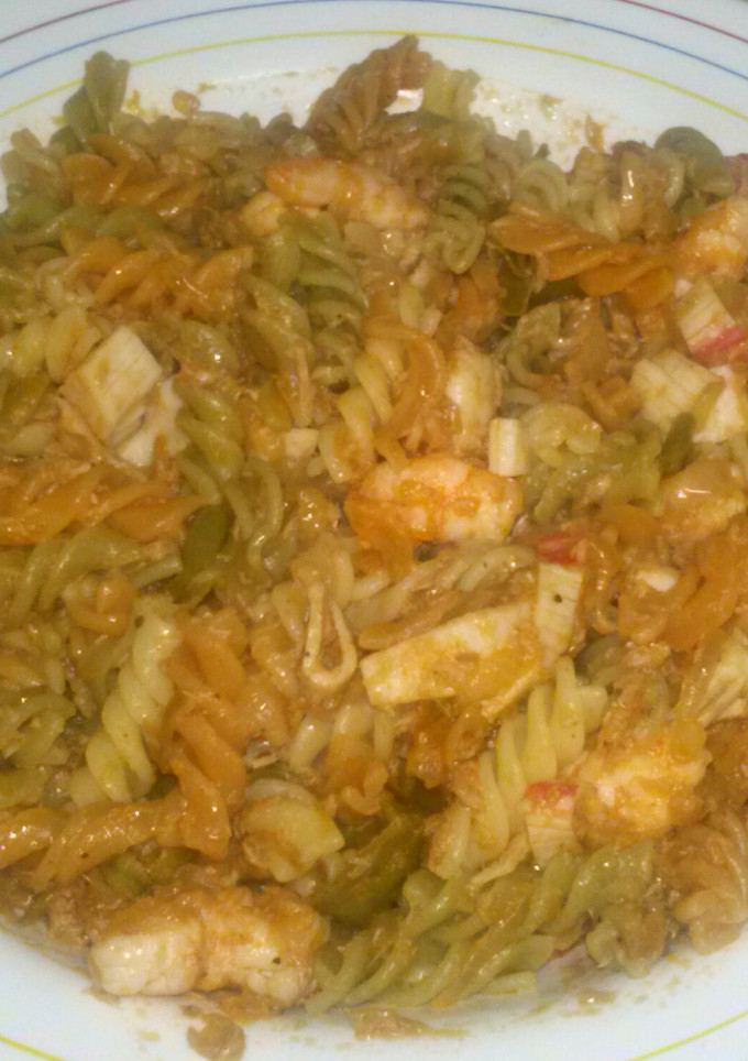 Una foto de Ensalada de pasta con sofrito