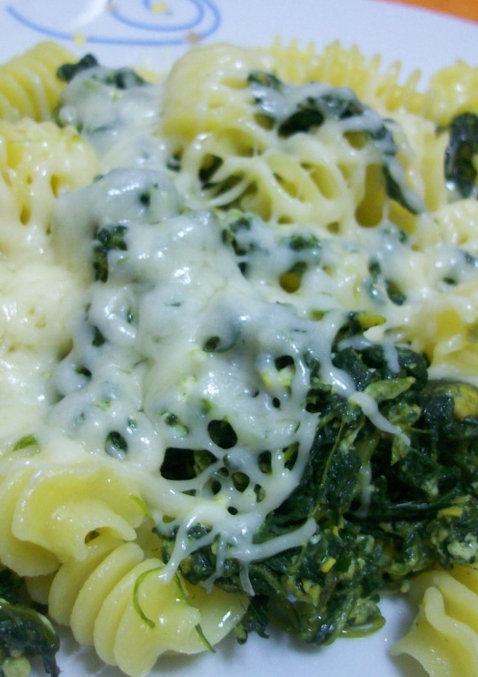 Una foto de Pasta sabrosa con revuelto de espinacas