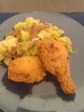 Pollo marinado con guarnicion de col y setas