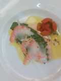Aguacate con langostino y carpaccio de rape