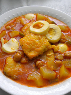 Una foto de Potaje de garbanzo con bacalao de cuaresma