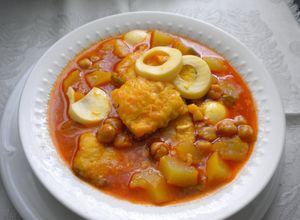 Una foto de Potaje de garbanzo con bacalao de cuaresma
