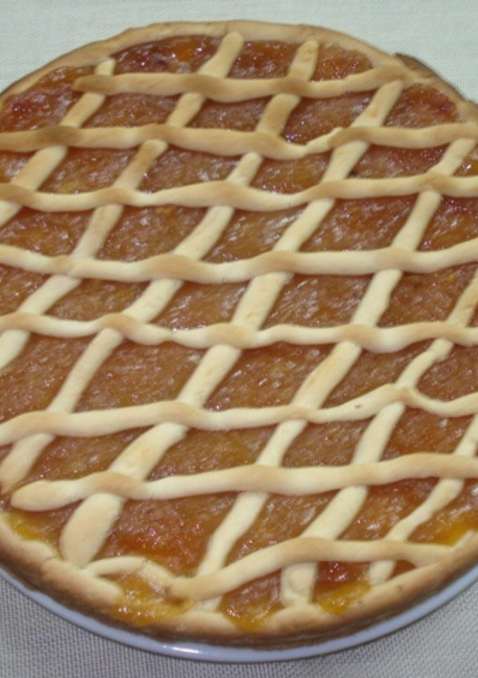 Una foto de Pasta Frola rellena con dulce de membrillo