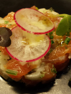 Foto principal de Ensalada de salmón con salsa cesar