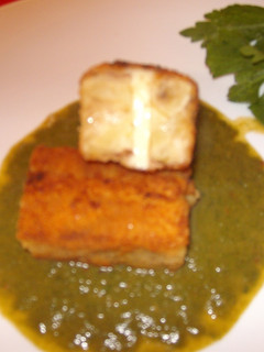 Una foto de Tortilla de patatas rellena de queso
