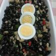Alubias negras con trampó y huevos duros