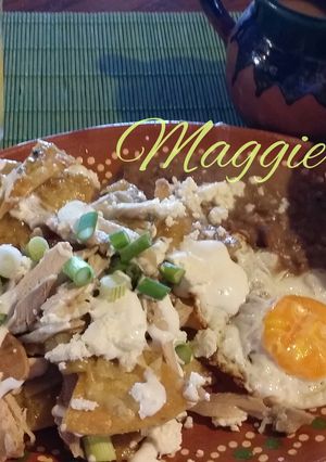 Una foto de Chilaquiles verdes con pollo